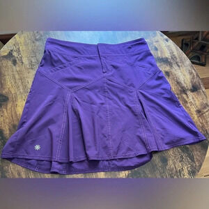 ATHLETA | women’s All Terrain athleisure skirt. Size: 4T.